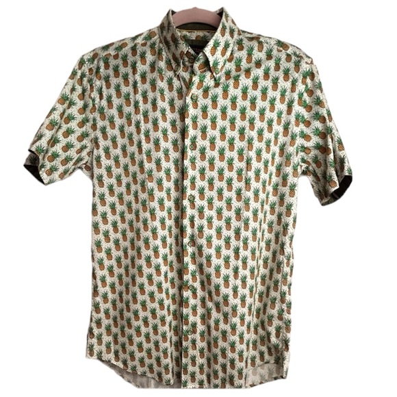 Lloyd & Jefferson Other - Lloyd & Jefferson Men S short-sleeved collared, button shirt, upscale, pineapple